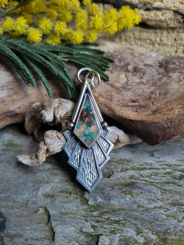 Pendentif calcedoine cuprifere