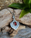 Pendentif grenat
