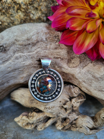 Pendentif calcedoine crupifere