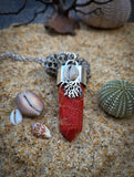 Pendentif corail rouge et cauris