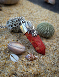 Pendentif corail rouge et cauris