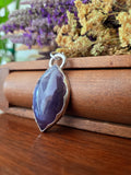 Pendentif calcedoine violette