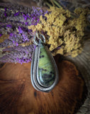 Pendentif serpentine stichtite/ fougère