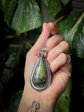 Pendentif serpentine stichtite/ fougère